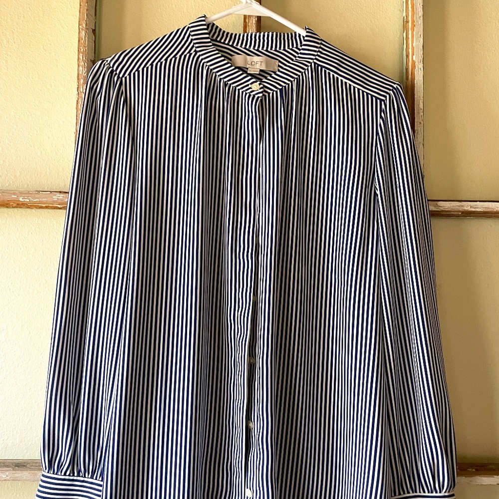 LOFT Medium Blouse
